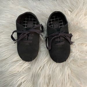 Zara baby toddler size 6 dark grey Oxford shoes